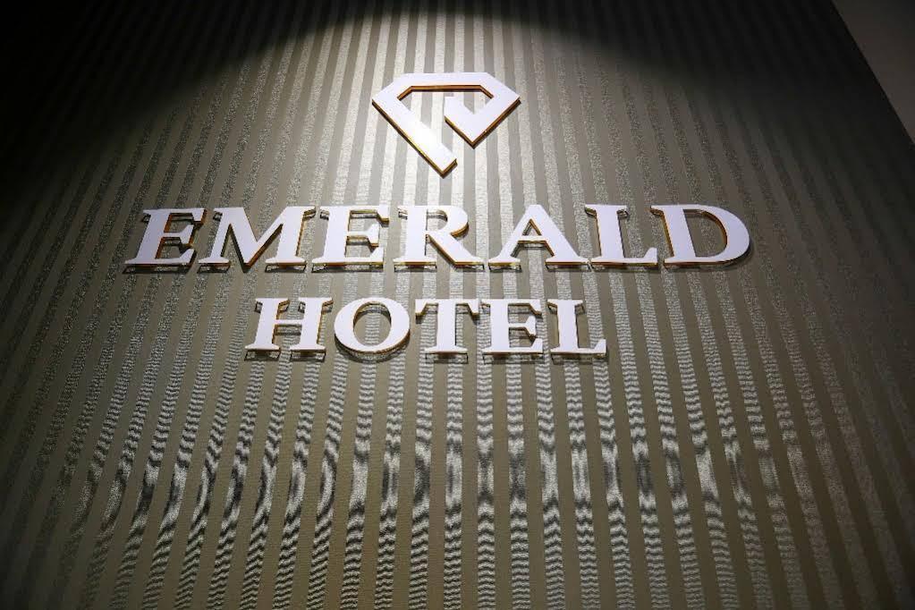 Emerald Boutique Hotel ติรานา ภายนอก รูปภาพ