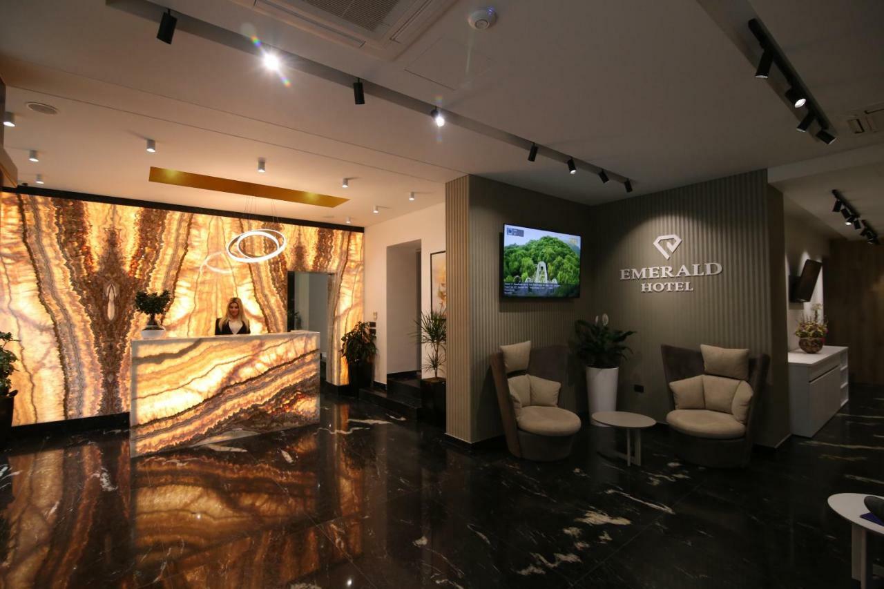 Emerald Boutique Hotel ติรานา ภายนอก รูปภาพ