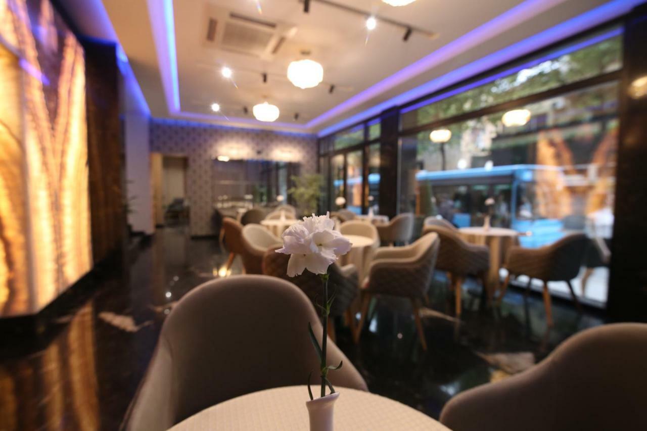 Emerald Boutique Hotel ติรานา ภายนอก รูปภาพ