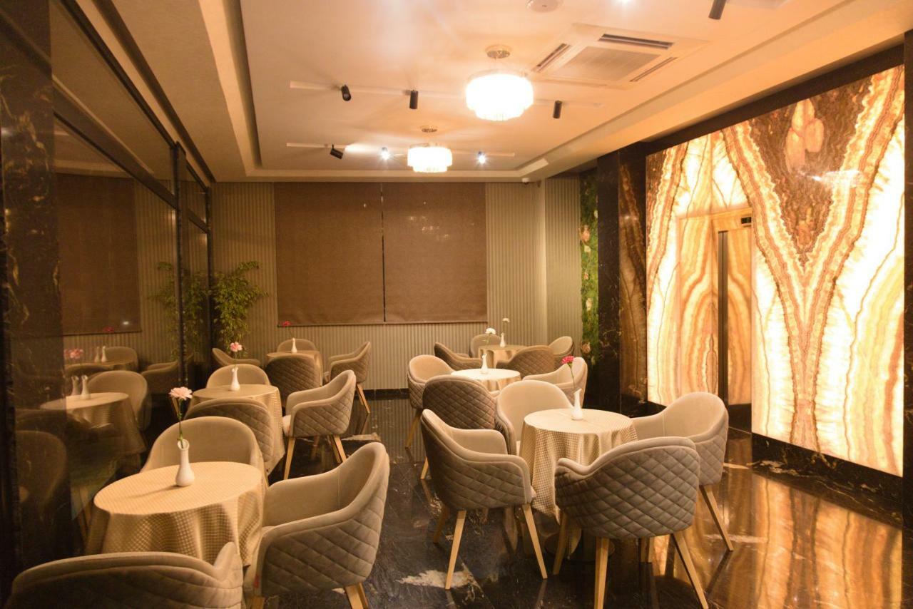 Emerald Boutique Hotel ติรานา ภายนอก รูปภาพ