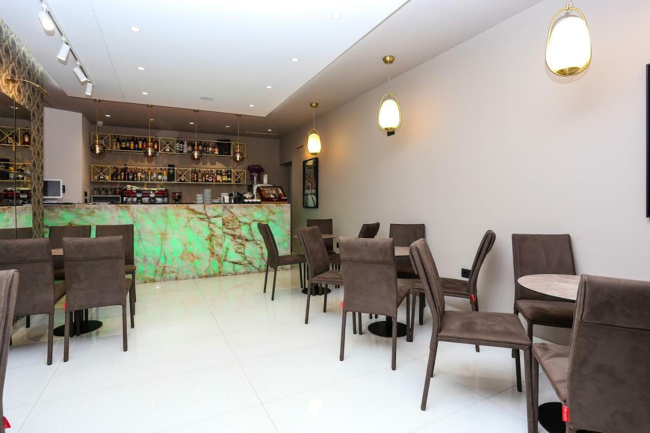 Emerald Boutique Hotel ติรานา ภายนอก รูปภาพ