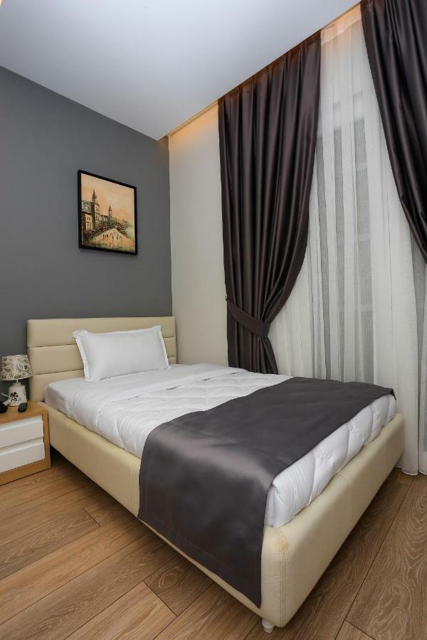 Emerald Boutique Hotel ติรานา ภายนอก รูปภาพ