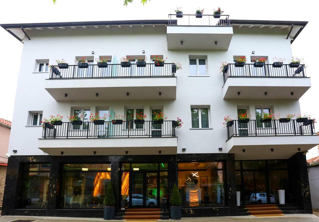 Emerald Boutique Hotel ติรานา ภายนอก รูปภาพ
