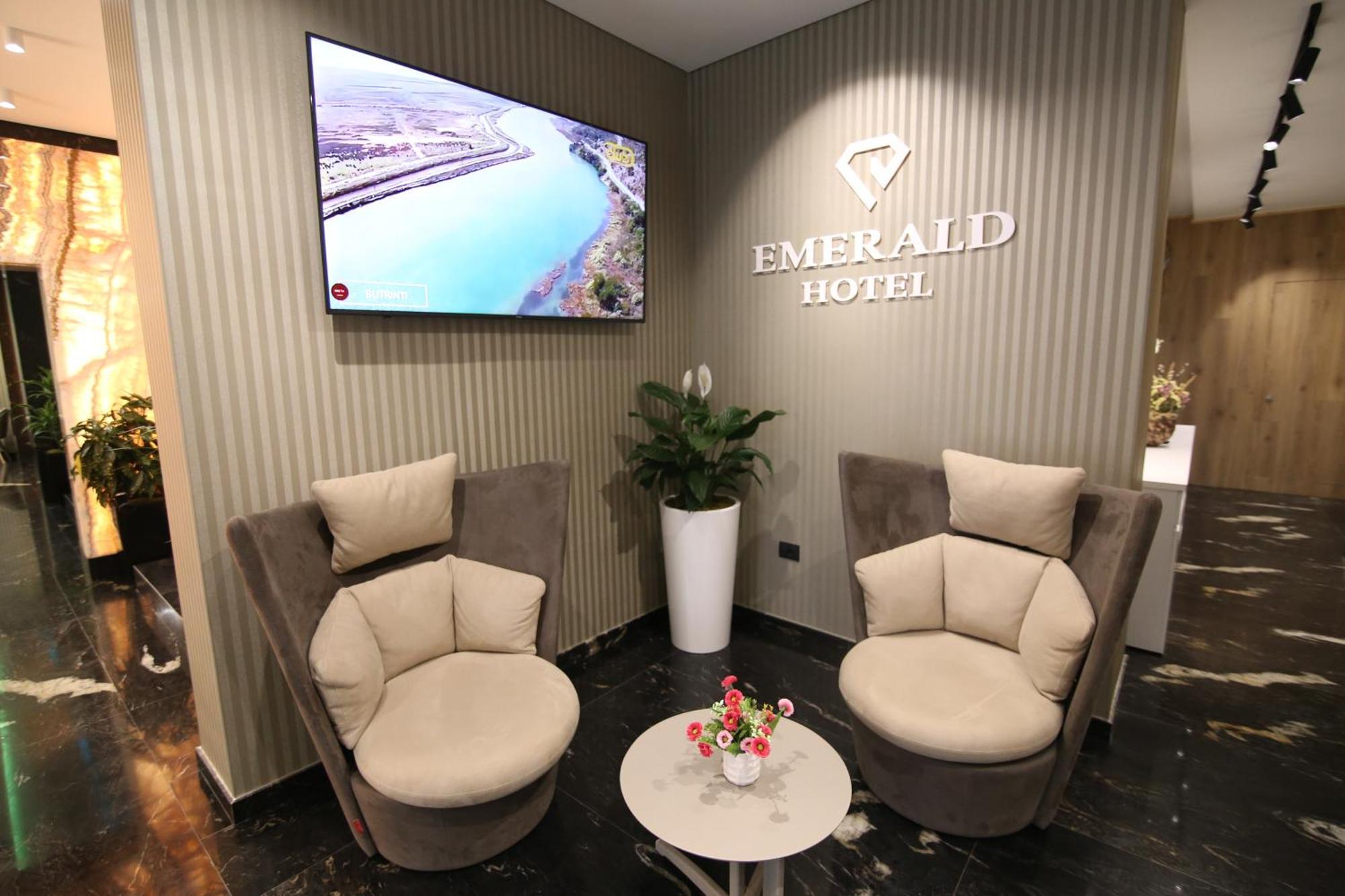 Emerald Boutique Hotel ติรานา ภายนอก รูปภาพ