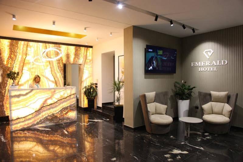 Emerald Boutique Hotel ติรานา ภายนอก รูปภาพ